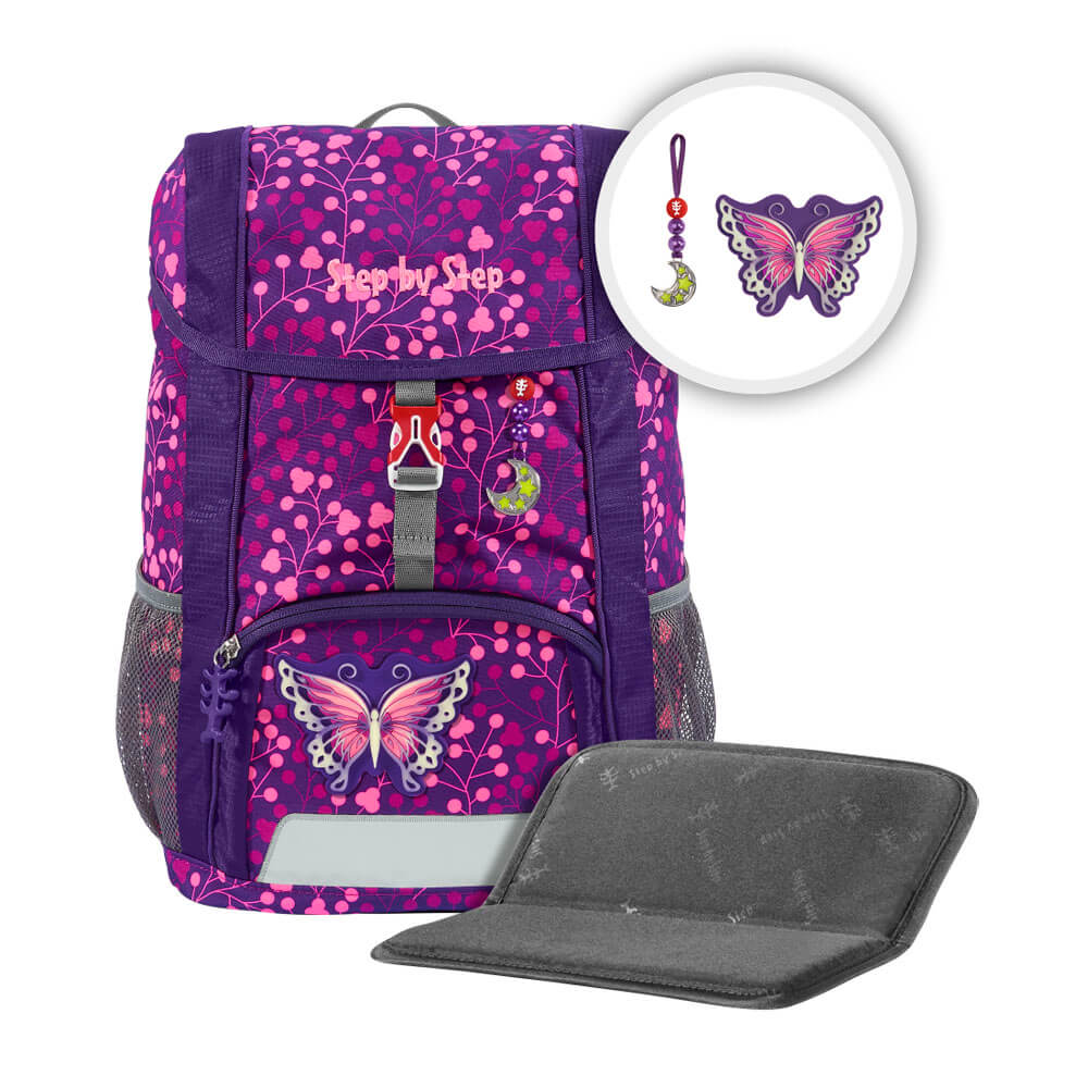 step-by-step-butterfly-night-ina-kinderrucksack